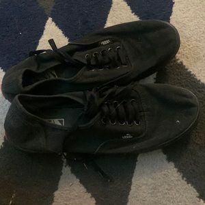Vans Lo-Pro blackout. Minimal wear. Women 9